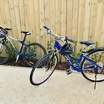 New Townhouse 5 Min From Central Chch Including Bikes To Use