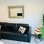 New Townhouse 5 Min From Central Chch Including Bikes To Use