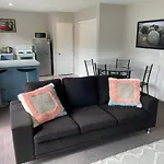 Comfy Villa - Christchurch Holiday Homes