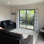 Comfy Villa - Christchurch Holiday Homes