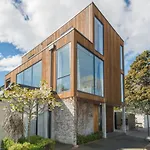 Kilmore Apartment - Christchurch Holiday Homes