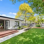 Merivale Village Apartment