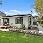 Merivale Village Apartment