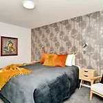 Brockworth Place - Christchurch Holiday Homes