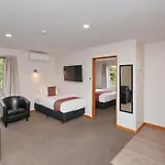 306 Motel Apartments