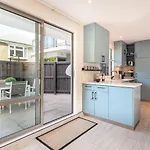 Riverside 1-Bed Apt - In The Heart Of The City