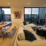 Funk In The City - Luxury Laneway Apartment With Single Garage