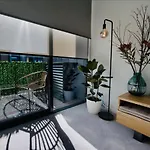 Funk In The City - Luxury Laneway Apartment With Single Garage