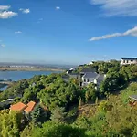 Homestay, Millions Dollars View At Mount Pleasant