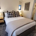 Luxurious 2 Bedroom Retreat