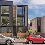 Latimer View Apartment