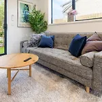 Explore Addington And Cbd 1 Bed W/Carpark