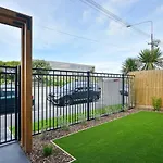 Sea Air And Sandy Beach, Beautiful 1 Bed 1 Bath