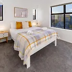 Trendy 3 Bedroom 2 Bath Residence, Central City