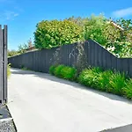 Dickens St - Christchurch Holiday Homes