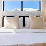 Beachside Bliss: 1 Bed 1 Bath