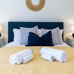 Two Bedroom, Two Bathroom Urban Oasis