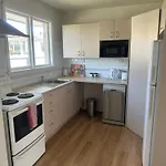 Spacious 1-Bedroom 1960 Unit Close To City With Public Transport Right At The Doorstep