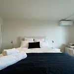 Luxury 1 Bedroom Studio In Cbd Close To Convention Centre