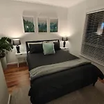 Beautiful Haven Near Airport!