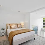 Holly Road Executive Townhouse
