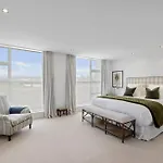 Holly Road Executive Townhouse