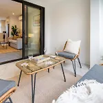 In The Heart Of It All: 2 Bed Cbd Townhouse