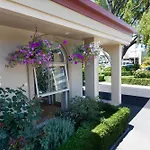 Lorenzo Motor Lodge