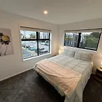 Spacious Inner City Townhouse