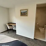 Cbd Luxury 2 Bedroom Retreat