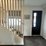 Cbd Luxury 2 Bedroom Retreat