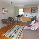 Sumner Bay Motel