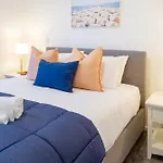 Urban Elegance - 2 Bed, 2 Bath In The Cbd