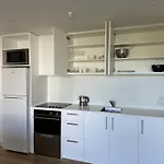 Luxury Cbd 1 Bedroom Apartment With Free Parking