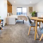 Luxurious Studio Prime Location City Centre