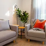 Central 2Br Townhouse With Free Carpark