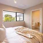 Brand New & Central Townhouse