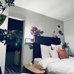 Cosy Motel Studio Apartment In Central City-Up To 2 Beds