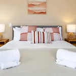 Modern City Lifestyle: 2 Bedroom 1 Bath