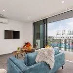Cbd Location Sunny Warm Free Off Street Parking