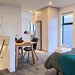 Cosy Cbd Studio Apartment 12