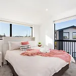 Penthouse Apartment Scenic Views-Spacious 2Br