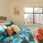 Entertaining Townhouse By Little High Eatery
