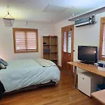 Hansen Park Guest Cottage