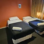 Middlepark Motel