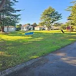 Middlepark Motel