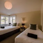 Grand Old Mansion - Sleeps 12
