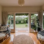 Grand Old Mansion - Sleeps 12