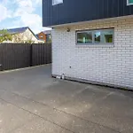 Spacious Stay Near Avon River With Carpark