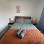 New And Serene Two Bedroom Townhouse Close To Cbd